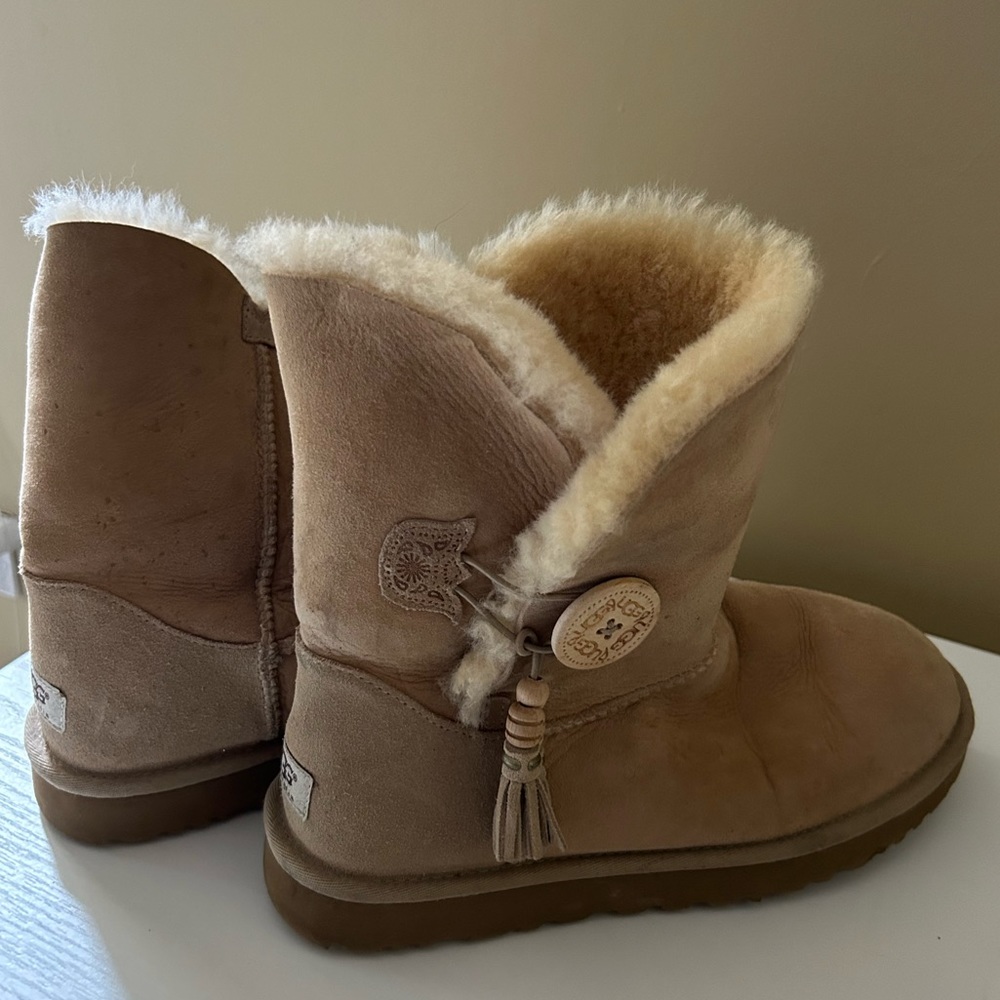 UGG Classic Button II Short Boot in Chestnut - Picture 2 of 7